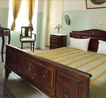 Monte Kristo Hotel