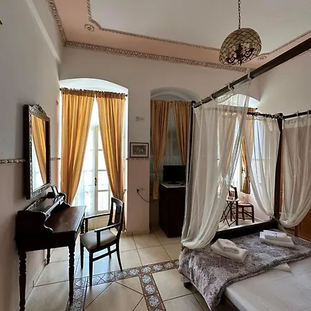 Monte Kristo Hotel 3*