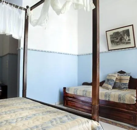 Monte Kristo Hotel